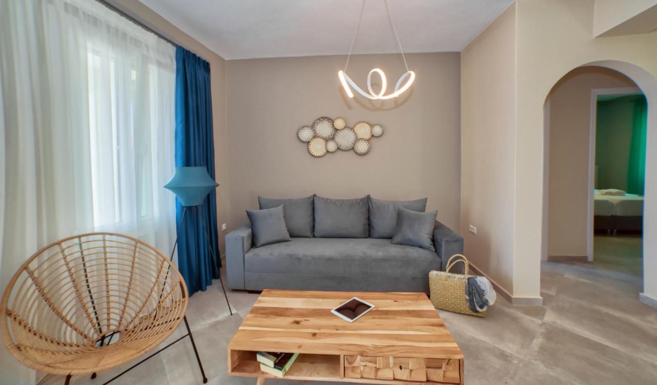 Corali Suites Andros Μπατσί Εξωτερικό φωτογραφία