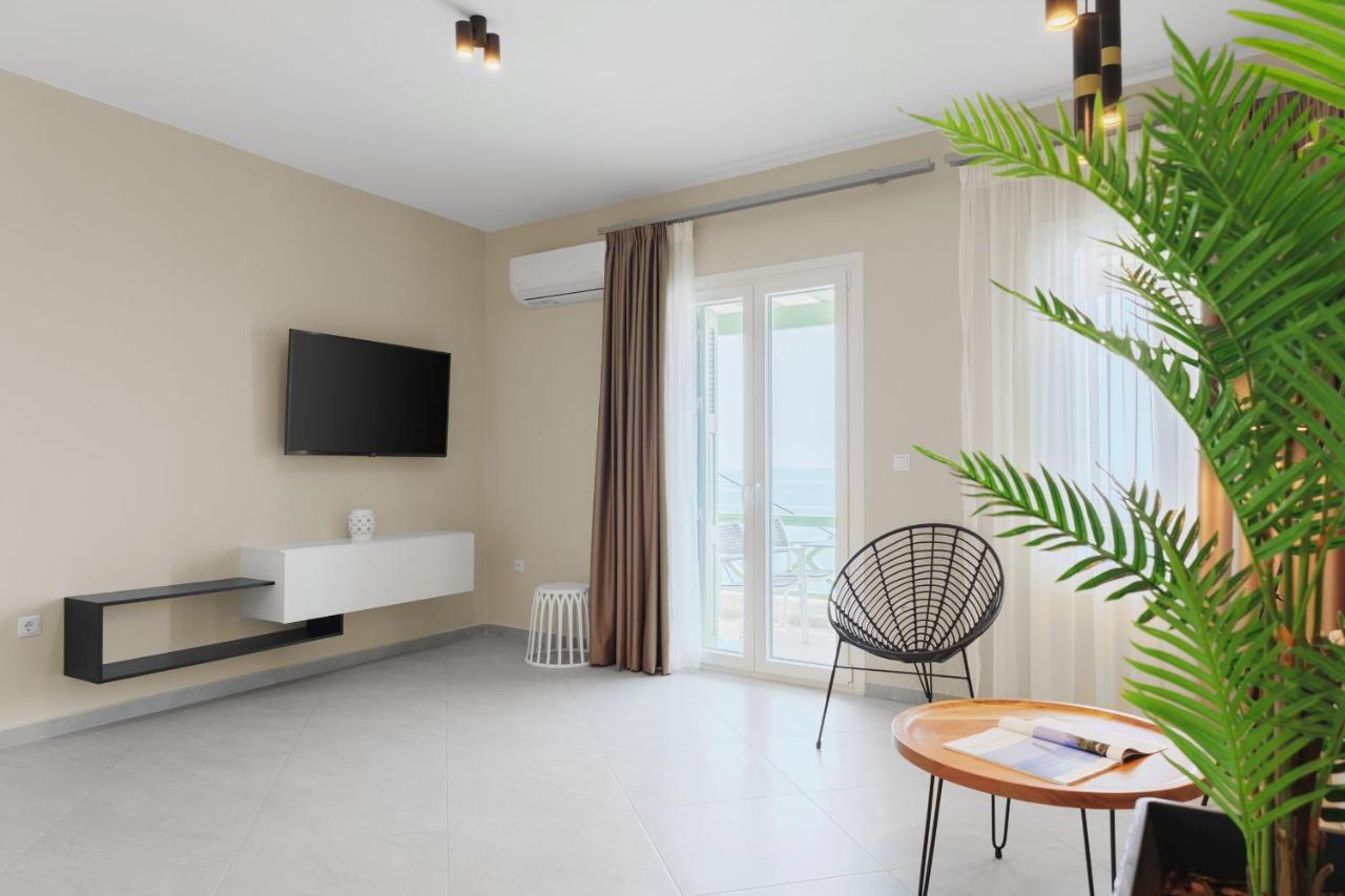 Corali Suites Andros Μπατσί Εξωτερικό φωτογραφία